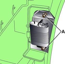 Расположение болтов (А) крепления резистора вентилятора